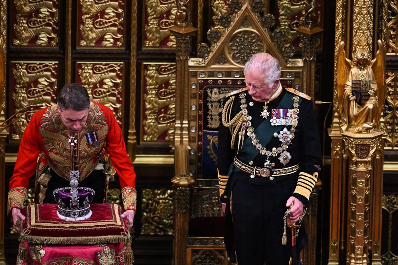 Carlos III y la corona 