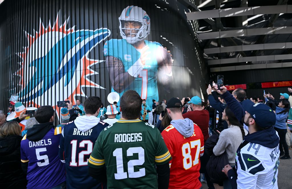 Ambiente en el estadio Santiago Bernabéu de Madrid