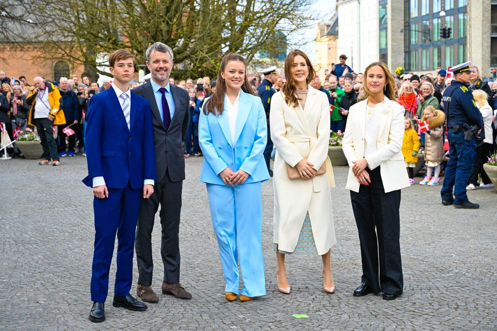Isabella de Dinamarca, Mary de Dinamarca,  Federico de Dinamarca, vincent de Dinamarca y Josephine de Dinamarca  en el 18 cumpleaños de Isabella