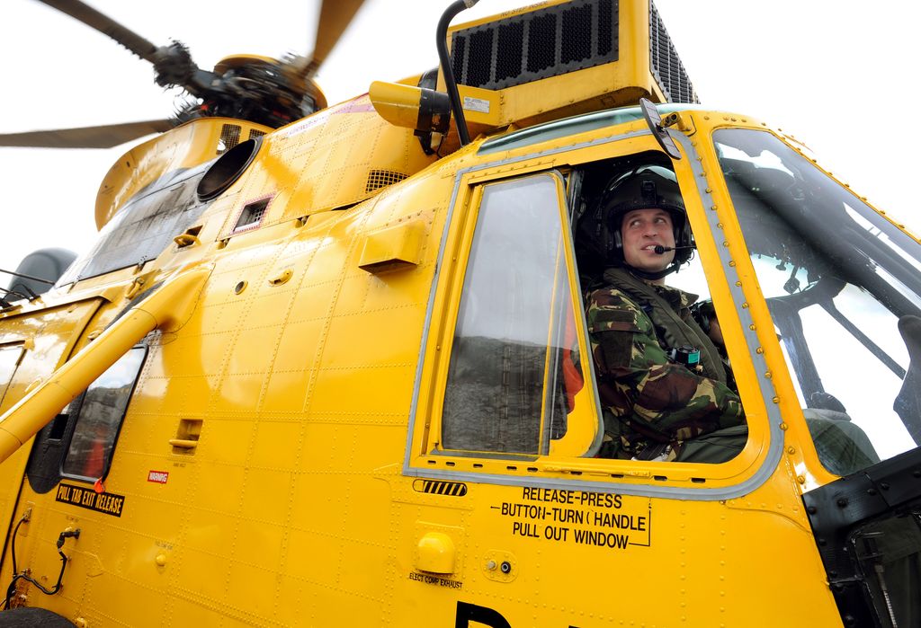 El príncipe Guillermo en su etapa de piloto de rescates en Anglesey, al norte de Gales 