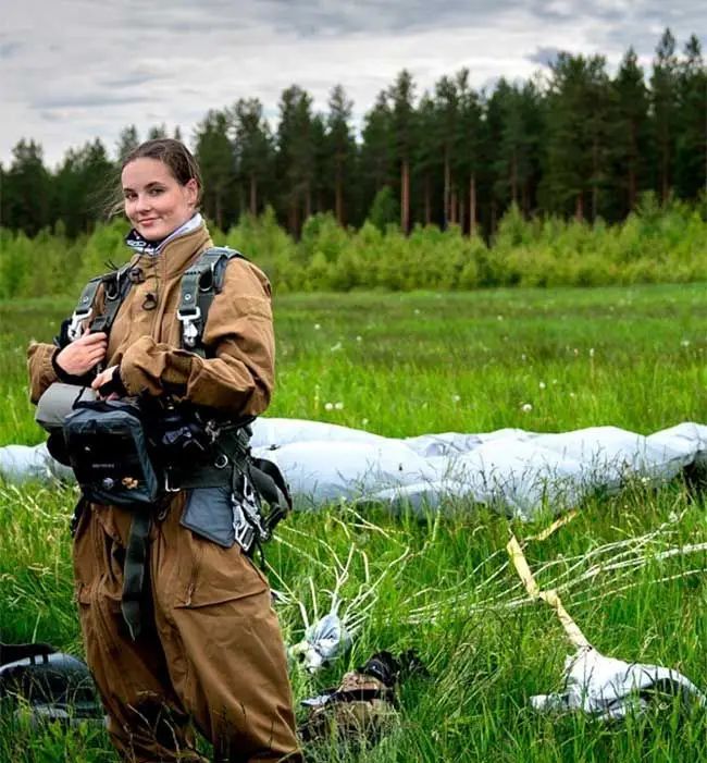 La princesa Ingrid de Noruega realizó anteriormente un salto en paracaídas