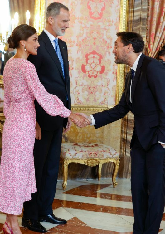 Don Felipe y Doña Letizia con Javier Ruiz 