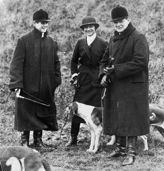Winston Churchill, su hijo Randolph y Coco Chanel.