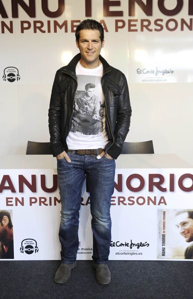 Tras dos años de intenso trabajo, el artista sevillano vuelve con 'En primera persona', un disco muy personal en el que además de escribir y componer las canciones también se ha involucrado en la producción ejecutiva