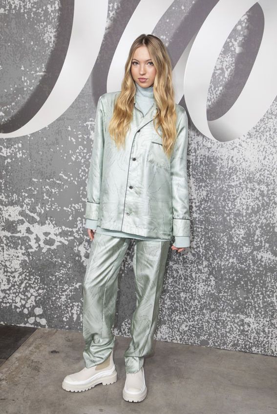 Lila Moss posa antes del último desfile de Dior Men