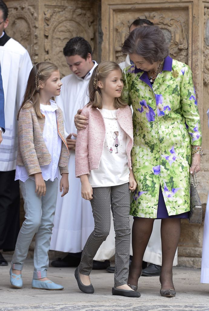 La reina Sofía con la princesa Leonor en la Misa de Pascua de Palma en 2016