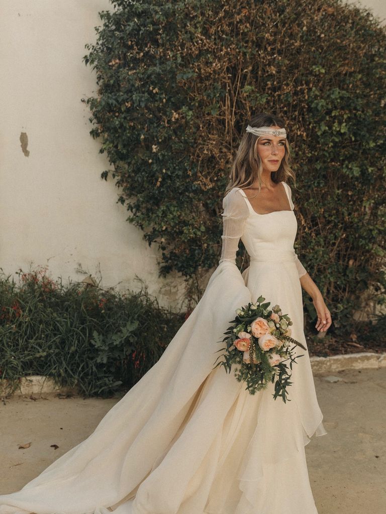 Novias con diadema griega sobre la frente