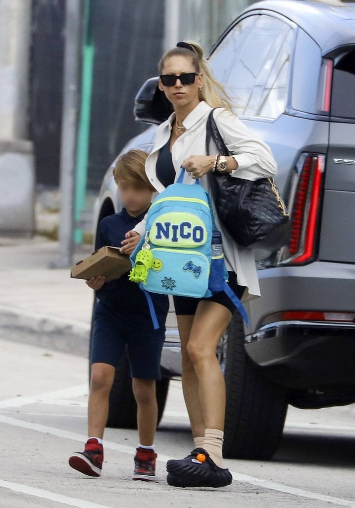 Anna Kournikova ha demostrado ser una mamá amorosa y dedicada.