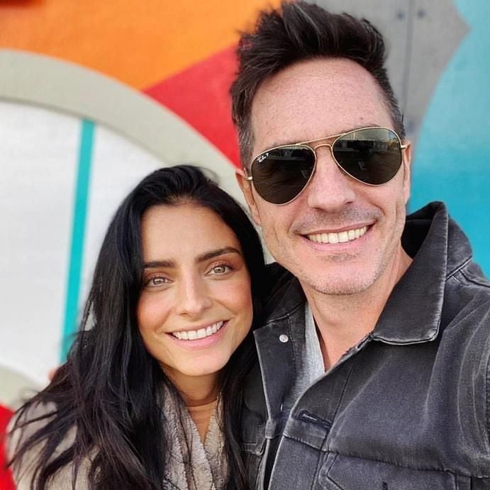 Aislinn Derbez y Mauricio Ochmann
