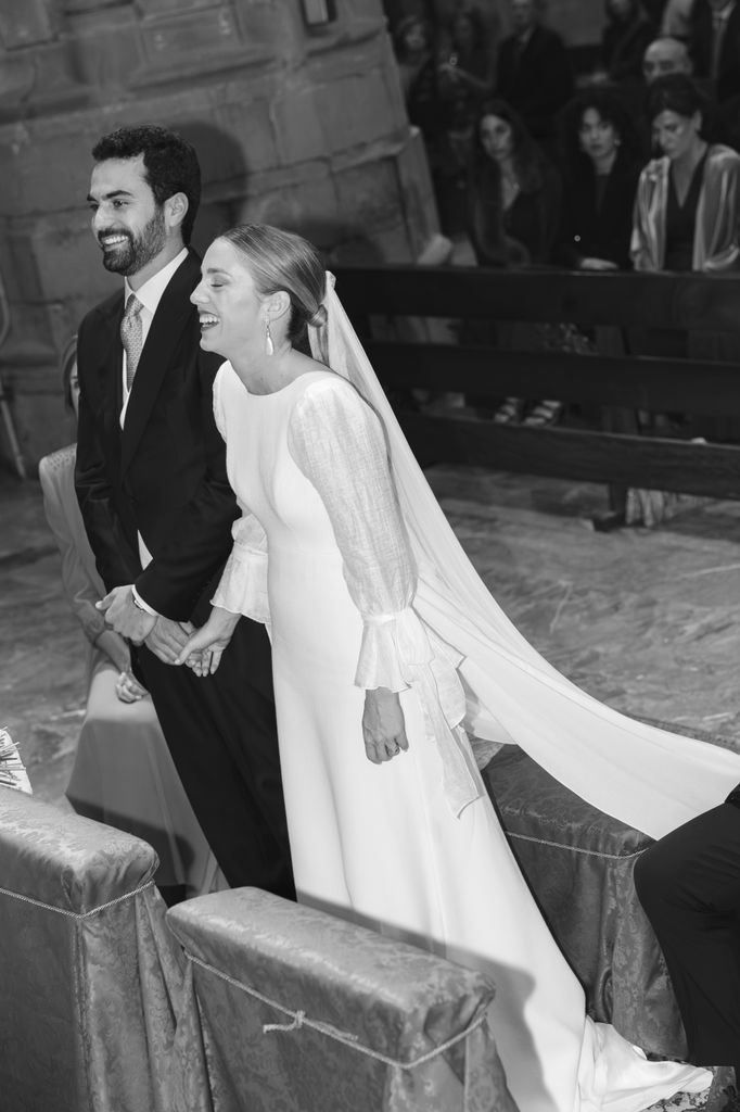 Boda en San Sebastián con vestido sencillo