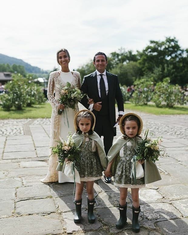 Niños de arras modernos para bodas de verano maría pombo