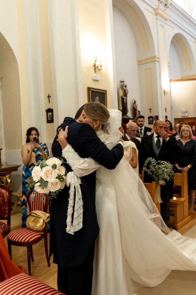 Look novia viral Lorena Formoso iglesia