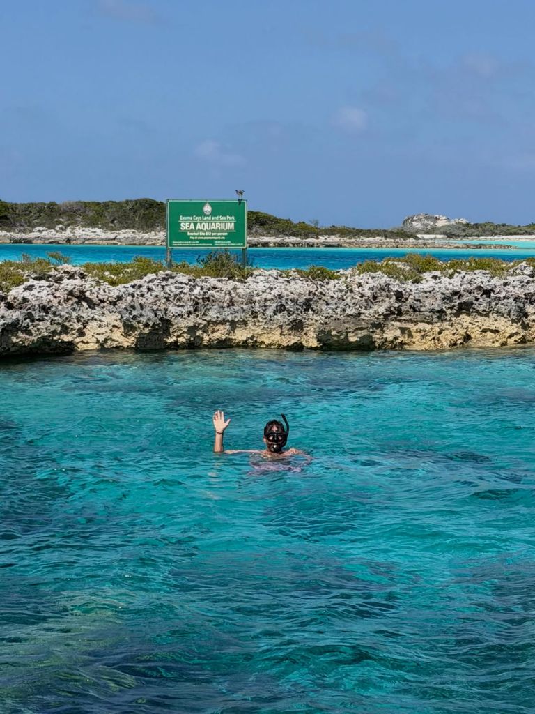 Donald Trump Jr. buceando en las aguas de Exuma Cays