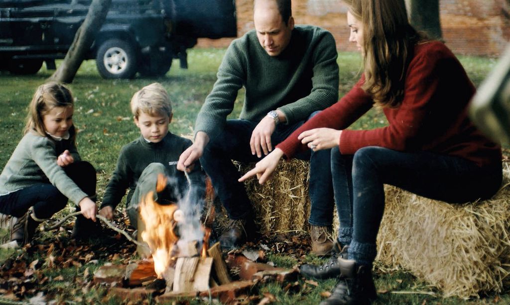 Hola 4040 Duques de Cambridge con sus hijos
