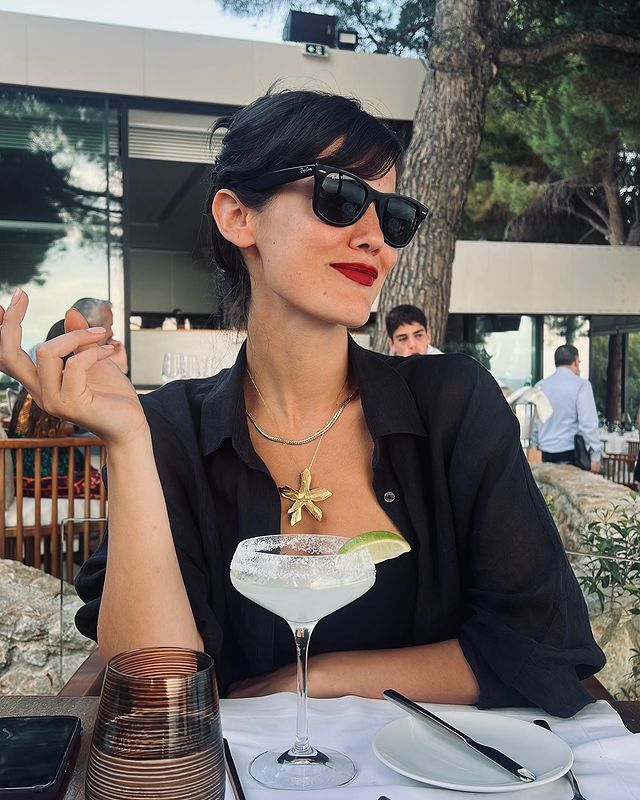 Pinar Deniz ('Secretos de familia') de vacaciones en Atenas