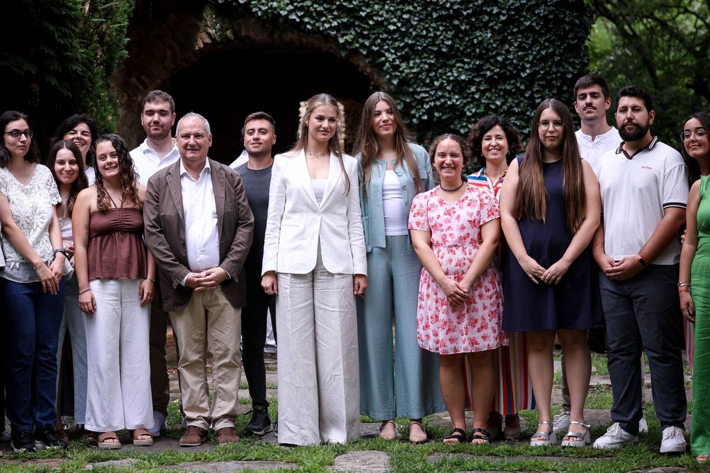 La princesa de Asturias se reúne con un grupo de jóvenes dentro de las actividades de los Premios Princesa de Girona 2025