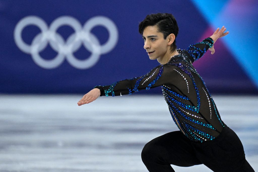 "Él realmente puede manejar mucho brillo”, dijo el diseñador sobre el atleta mexicano con quien ha logrado una gran mancuerna

