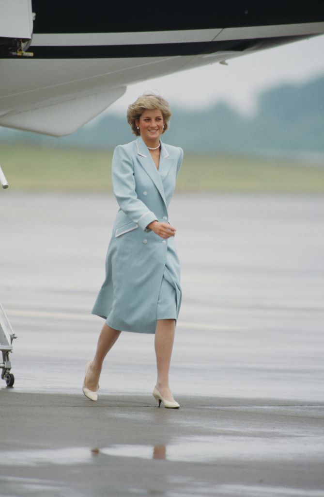 La princesa Diana con un diseño casi idéntico en 1987.
