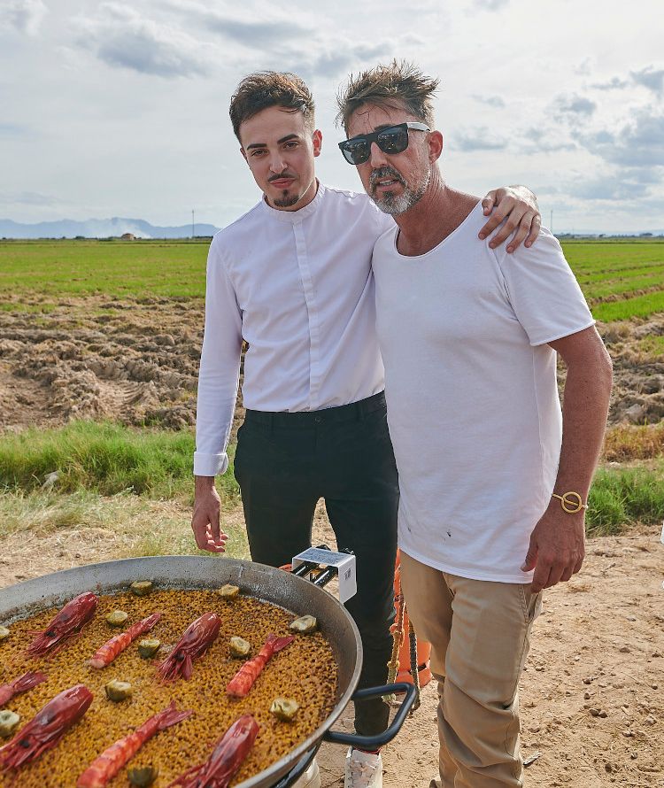 Edu Torres y Javier Sanz ante su arroz