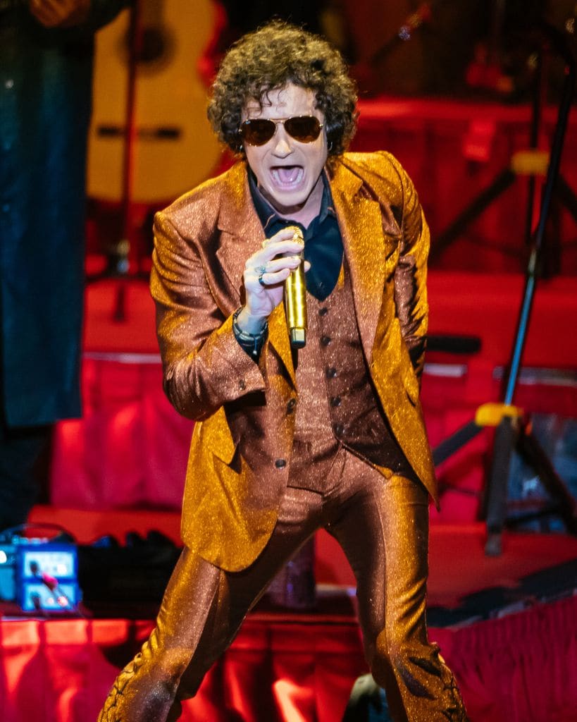 MONTERREY, MEXICO - JUNE 10: Enrique Bunbury performs on the concert at Auditorio Banamex at on June 10, 2025 in Monterrey, Mexico.  (Photo by Medios y Media/Getty Images)