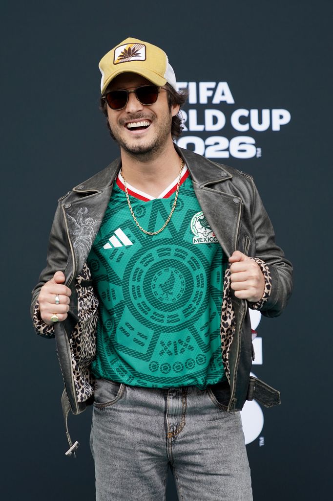 Diego Boneta a su llegada para el la inauguración del Mundial 2026.