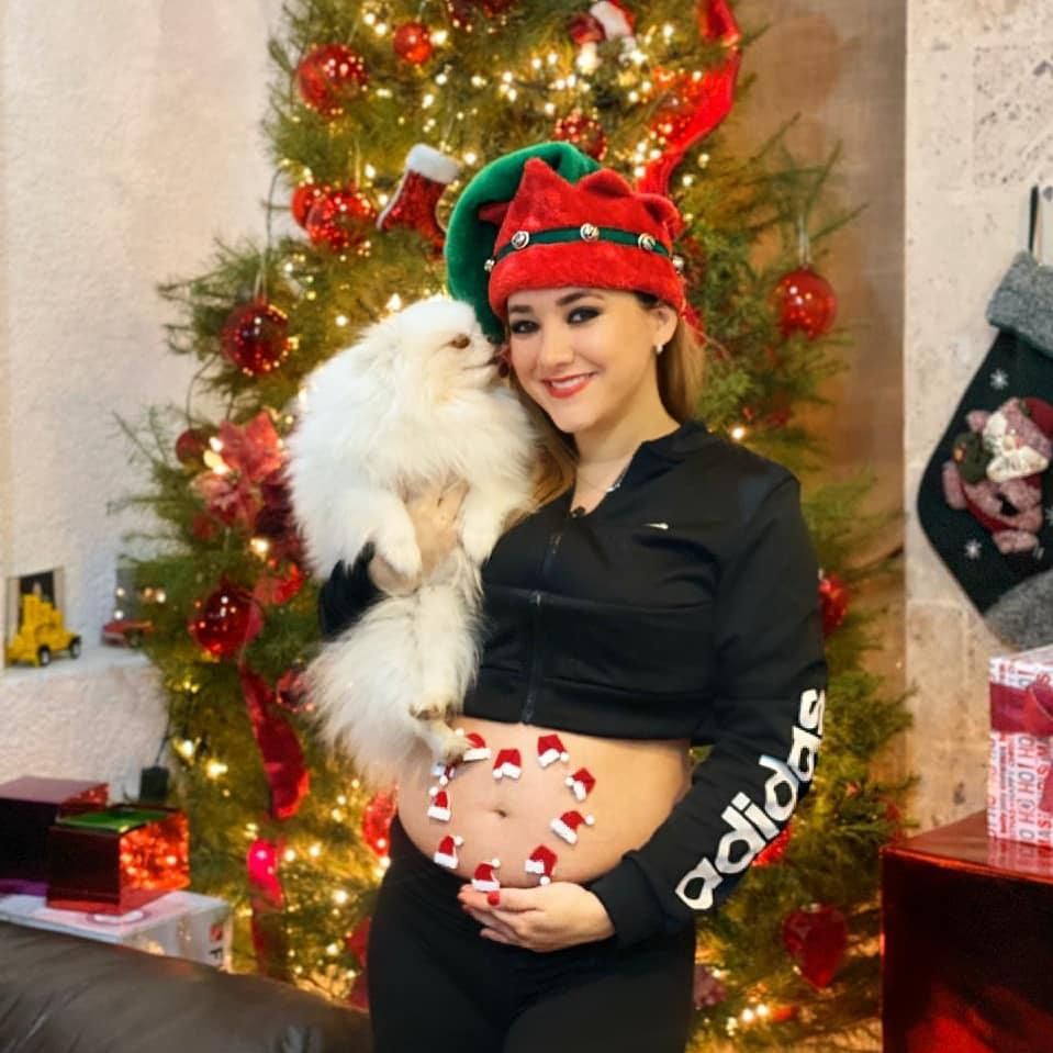 Sherlyn muestra su pancita por primera vez 2019