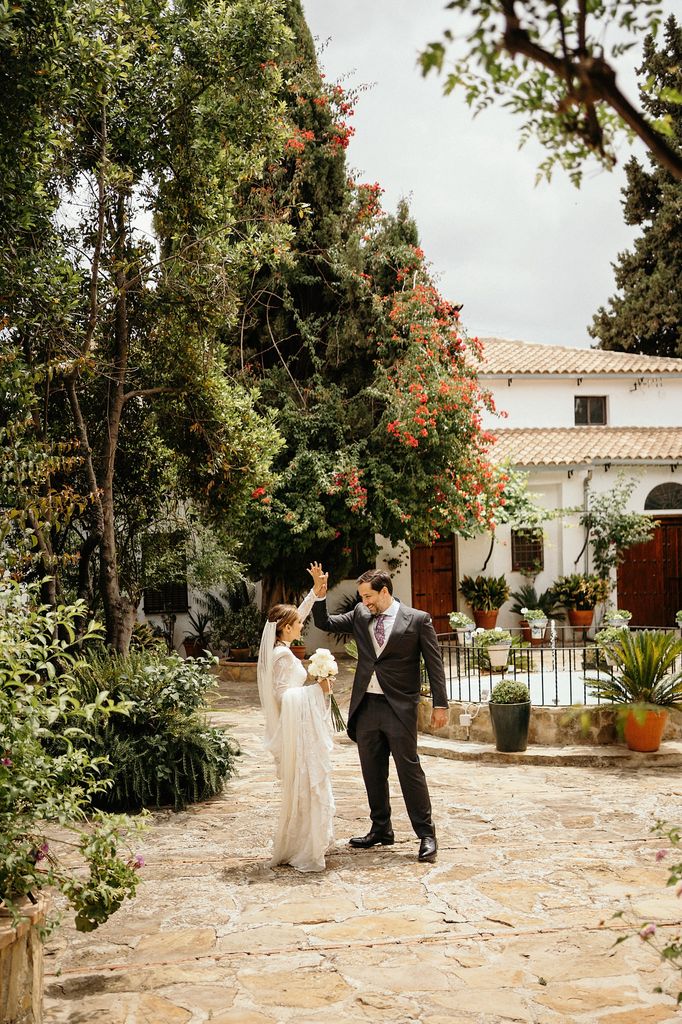 Vestido novia Rafa Valverde para boda primavera