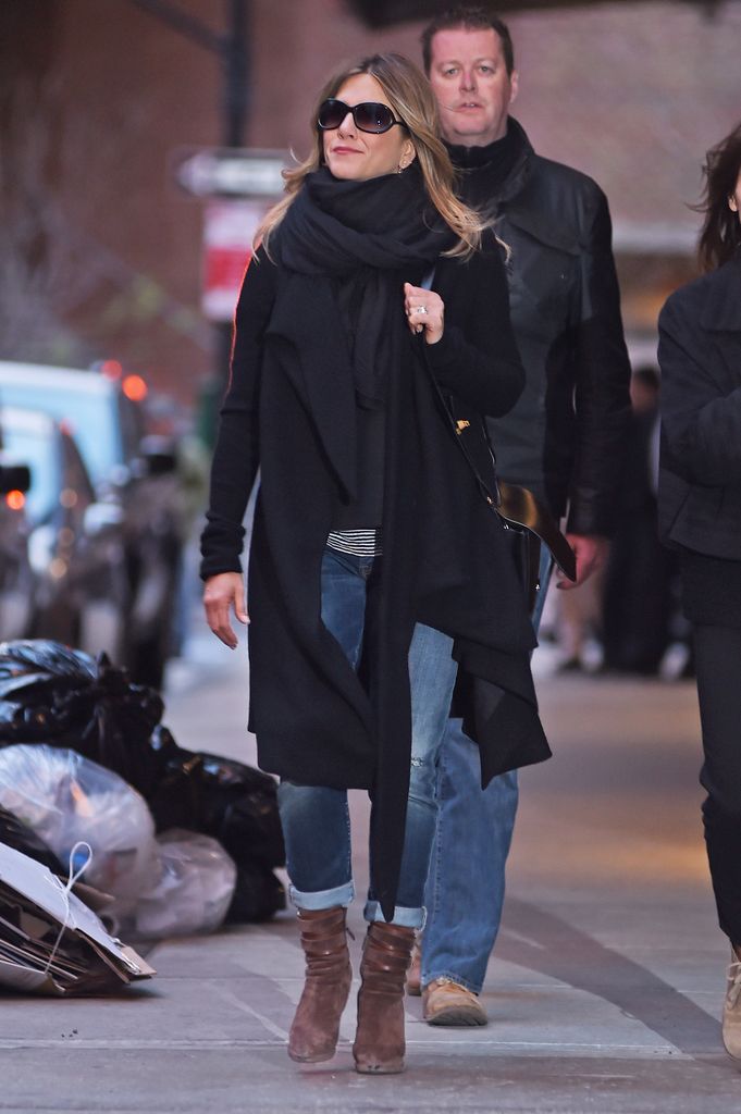 Jennifer Aniston sale a cenar con Pedro Pascal tras la boda de su ex