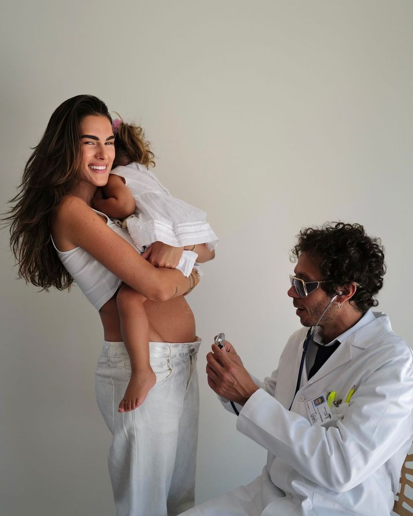 Valentino Rosi y Francesca Sofía anuncian que van a ser papás