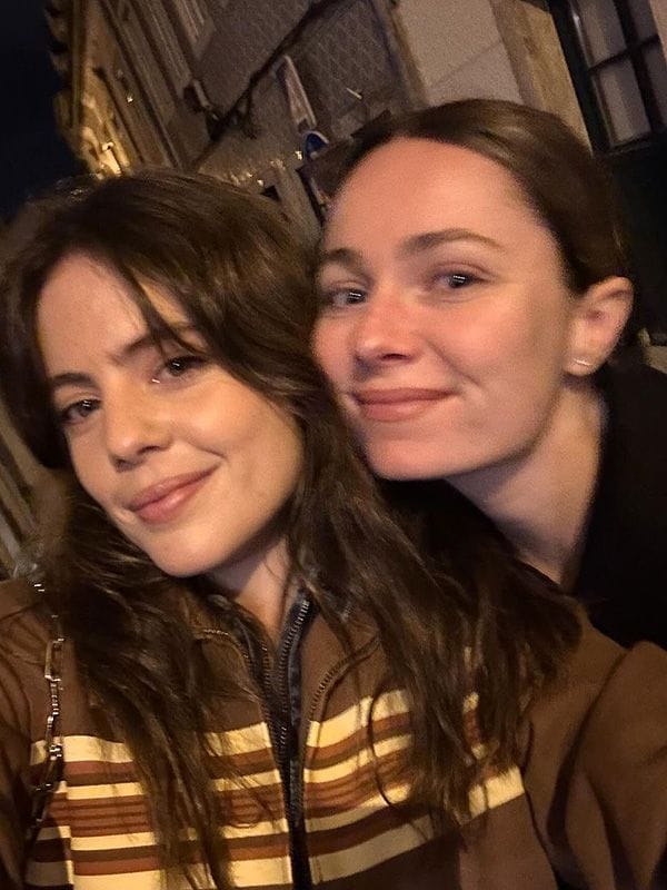 Isa y su amiga Ari 