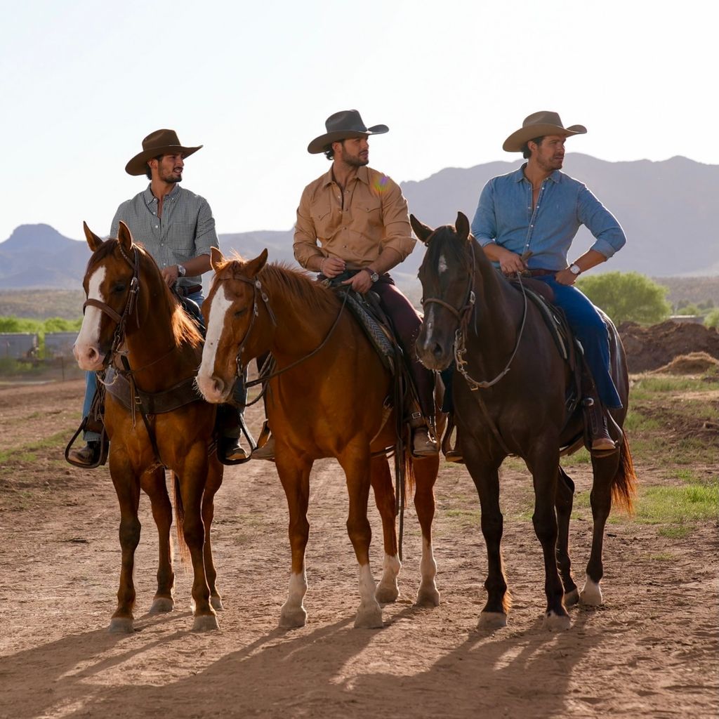 Emilio Osorio, Emmanuel Palomares y Brandon Peniche en 'Tierra de Amor y Coraje', de TelevisaUnivision.