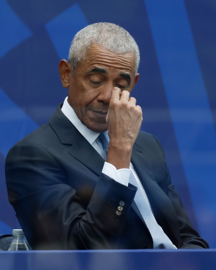 Barack Obama conmovido por el discurso de su esposa, Michelle Obama