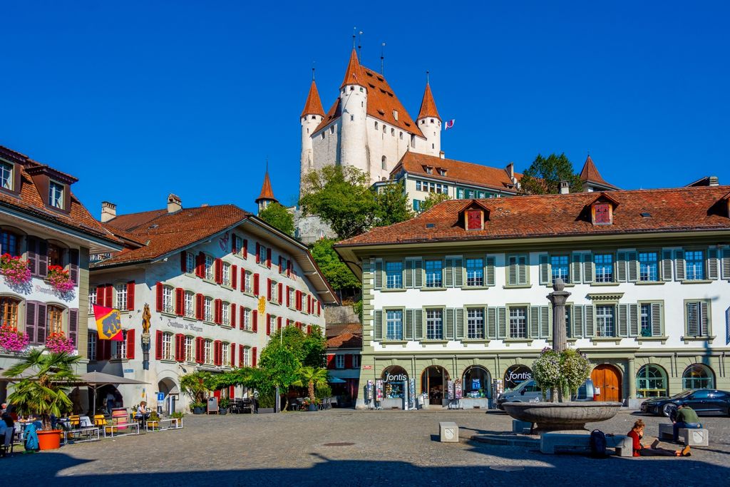 Plaza de la ciudad suiza de Thun