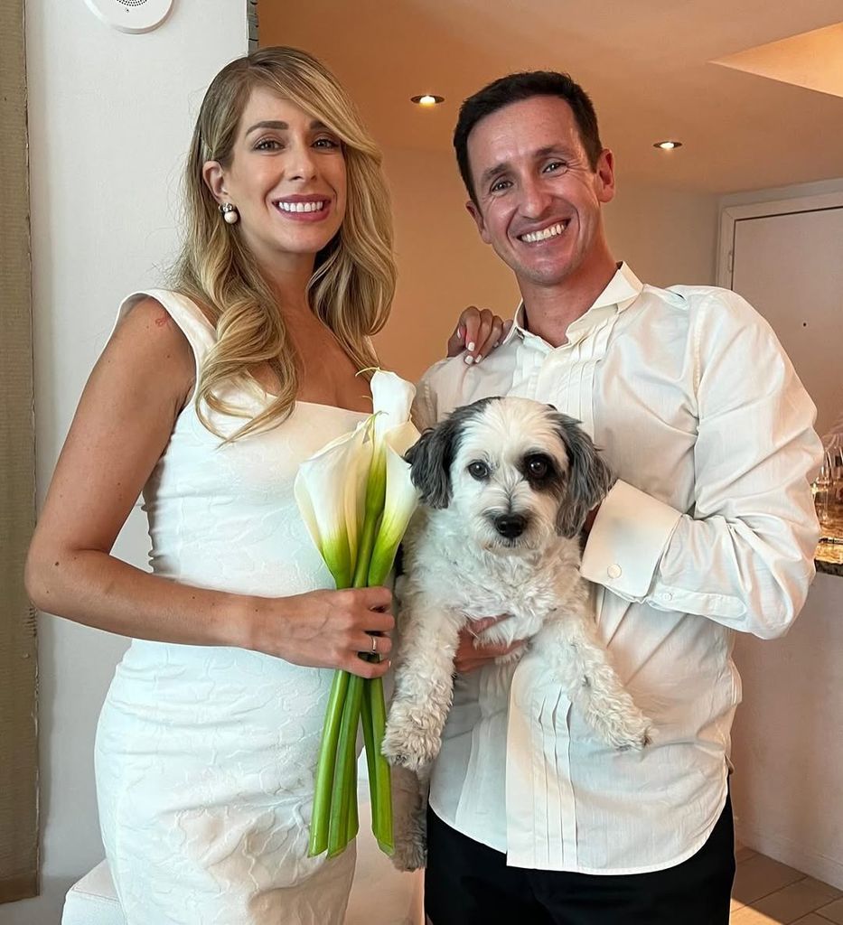 Su amado perrito Tiempo no podía faltar en las fotos.