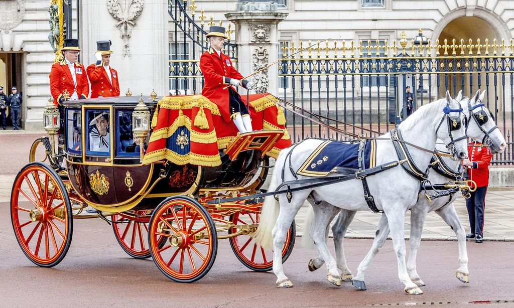 HO4169 Trooping the colour