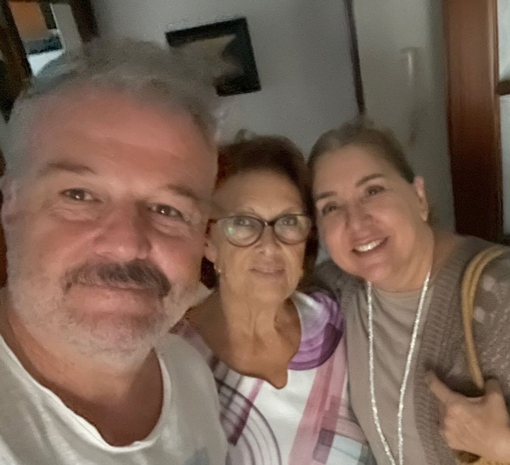 Íñigo celebrando el cumpleaños de su madre, el 26 de octubre de 2025