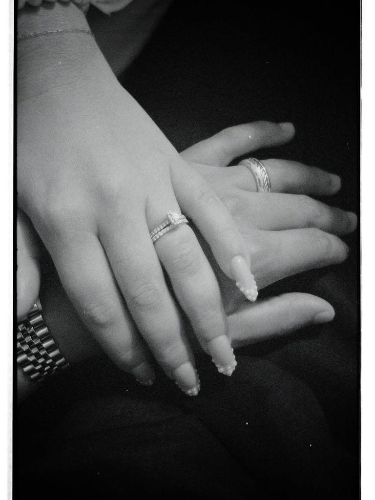 La manicura de la novia era moderna, pero al mismo tiempo clásica con un francés.