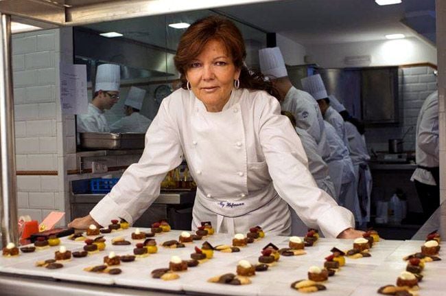 Mey Hofmann era todo un referente no sólo de la cocina contemporánea española, sino también del magisterio de la misma. Por las aulas de su conocida escuela, abierta en 1983 en Barcelona, pasaron grandísimos chefs de todos los rincones del planeta. 
