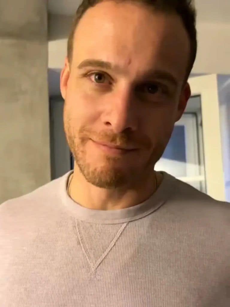 Kerem Bürsin no puede ocultar su amor por Selin