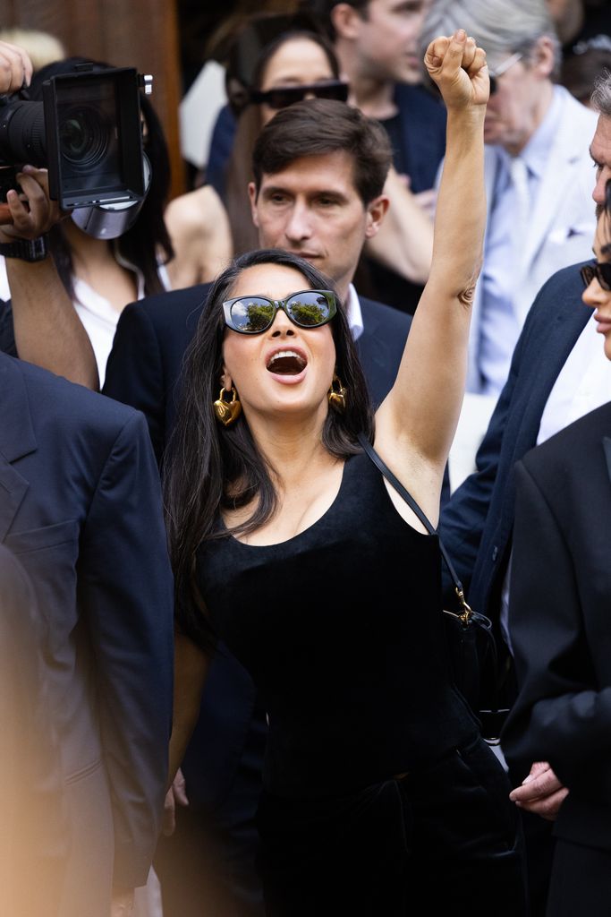 Salma regresó a su natal Veracruz, en compañía de Angelina Jolie.