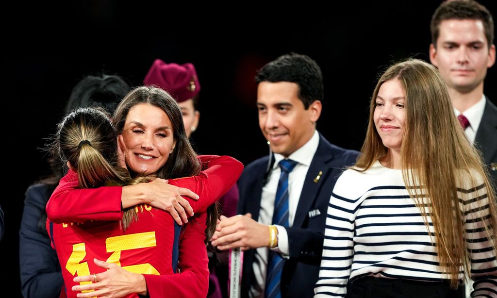 reina letizia de espa a con la jugadora eva navarro