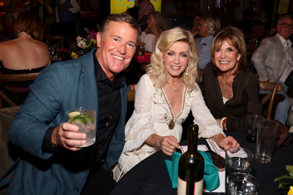 John Tatum, Donna Mills y Linda Gray