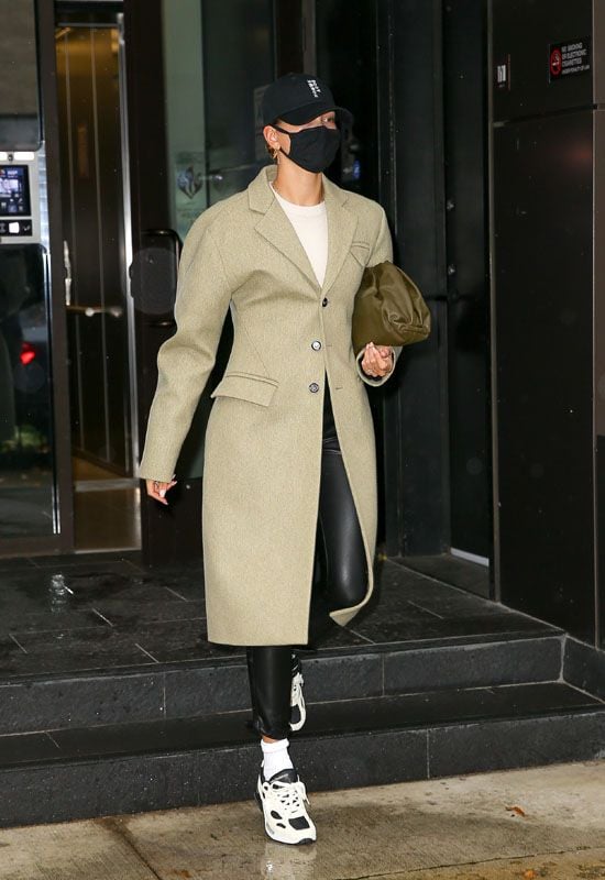Hailey Baldwin abrigo