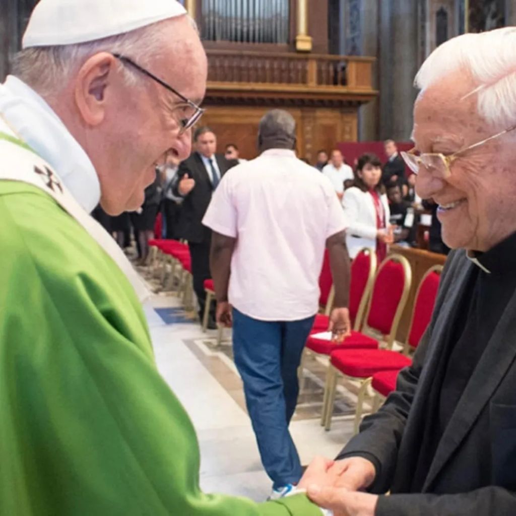 Las anécdotas del padre Ángel con el papa Francisco: del billete de metro al inolvidable plato que le cocinó