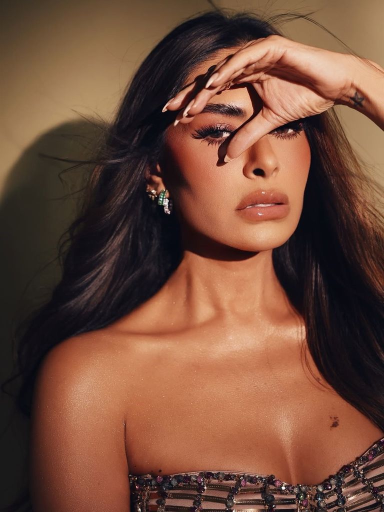 Galilea Montijo lució un vestido inspirado en su fuerza.