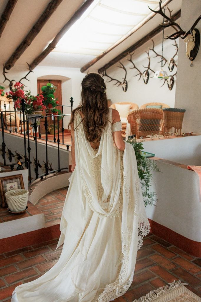 Novia viral con semirrecogido