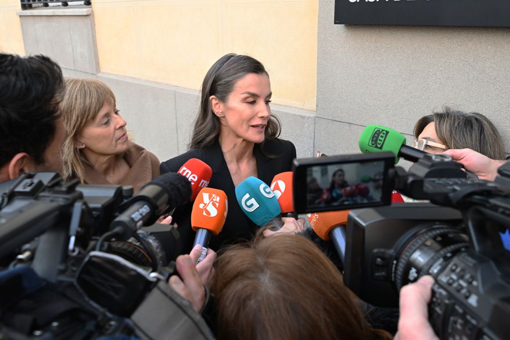 La reina Letizia arropa a su gran amiga Sonsoles Ónega en la despedida de su padre, Fernando Ónega