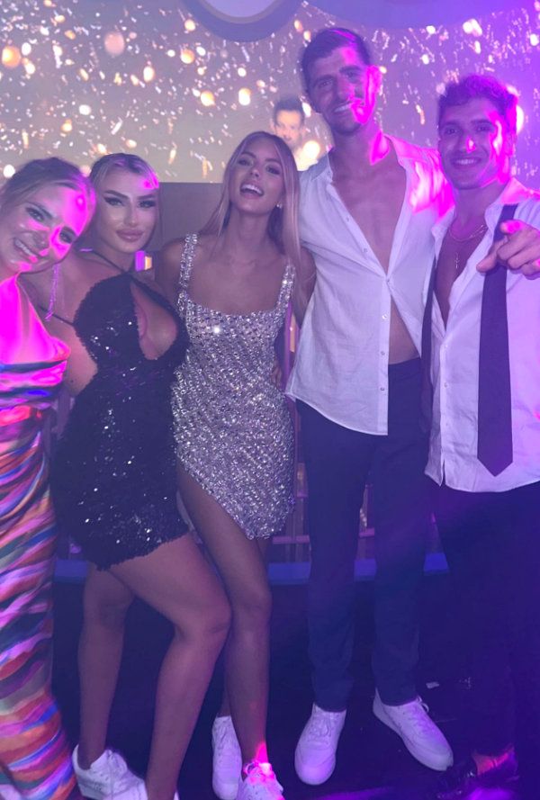 Thibaut Courtois y Mishel Gerzig el día de su boda