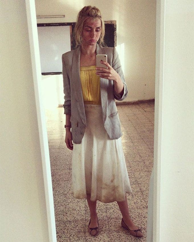 Look de Ana de Armas en la película 'Sergio'