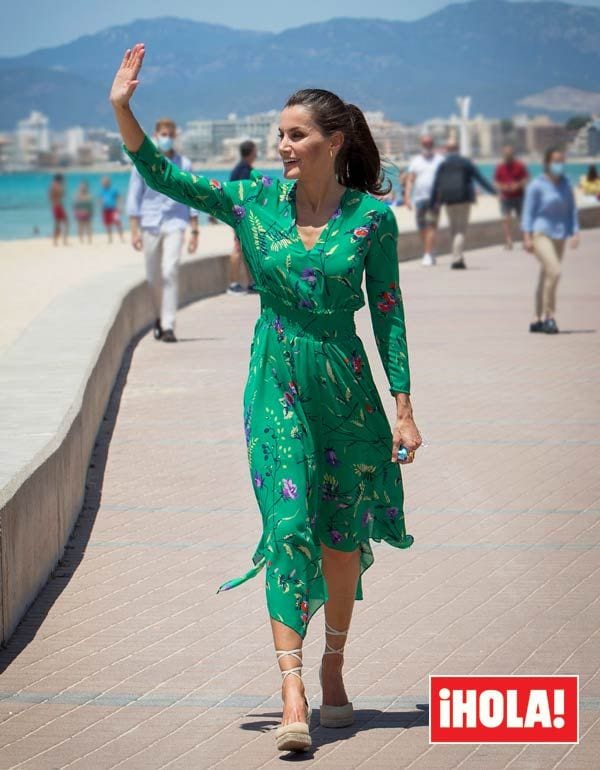 Reina Letizia con alpargatas